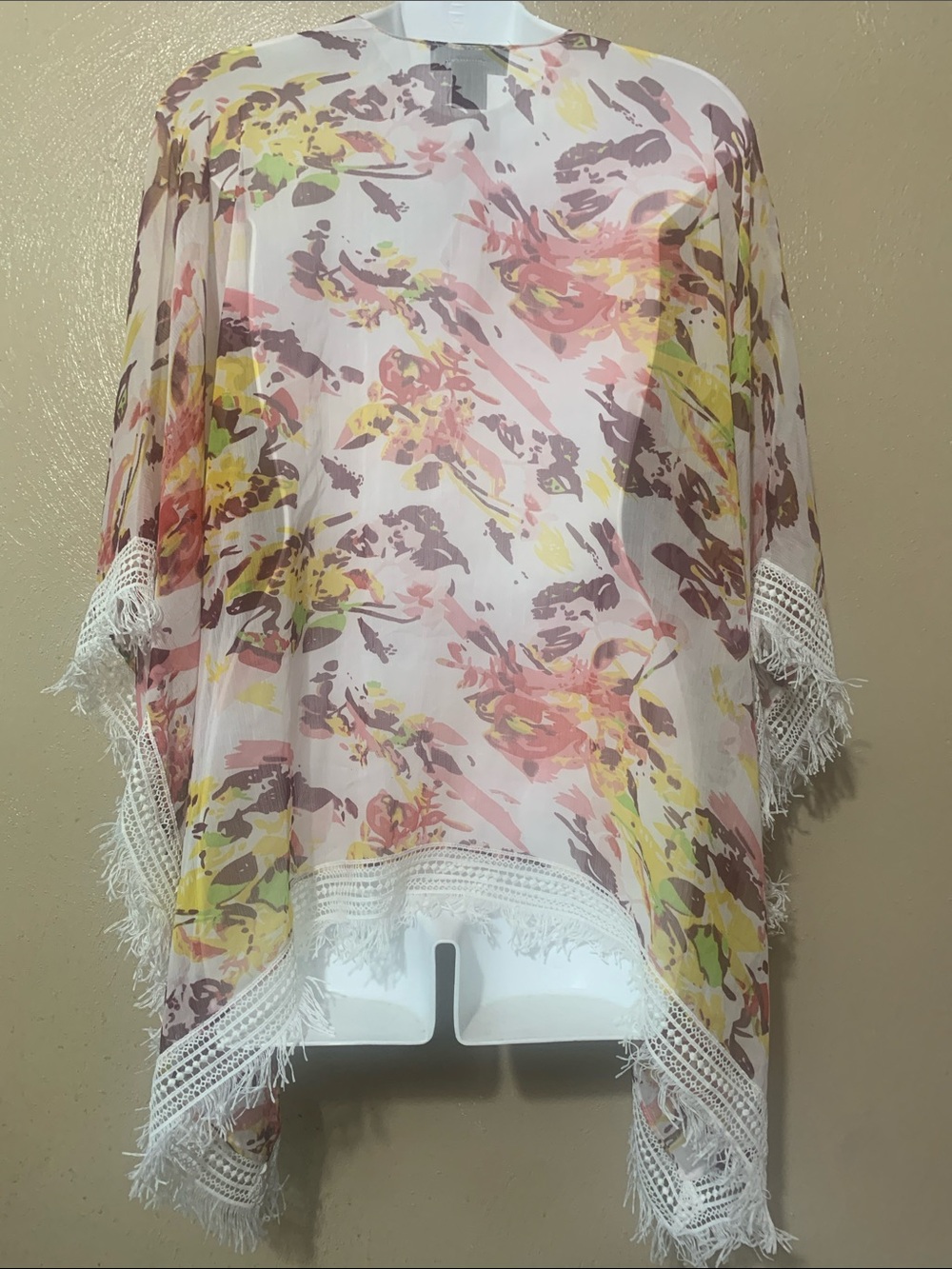 #3 Steve Madden OS Floral Fringe Kimono Cover-Up - Yellow, Pink, Brown NWT - Picture 3 of 4